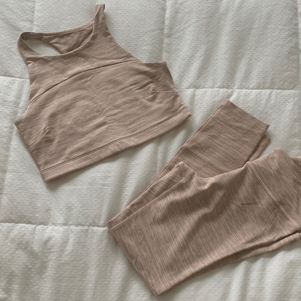 Outdoor Voices blush matching set 🌸